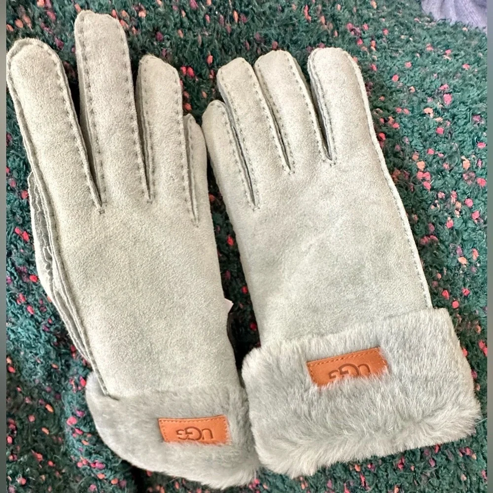 🎸UGG🎸🔥NWT🔥Turn Cuff Gloves—M